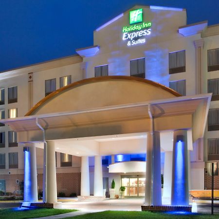Holiday Inn Express Hotel & Suites Fredericksburg By Ihg Exterior foto