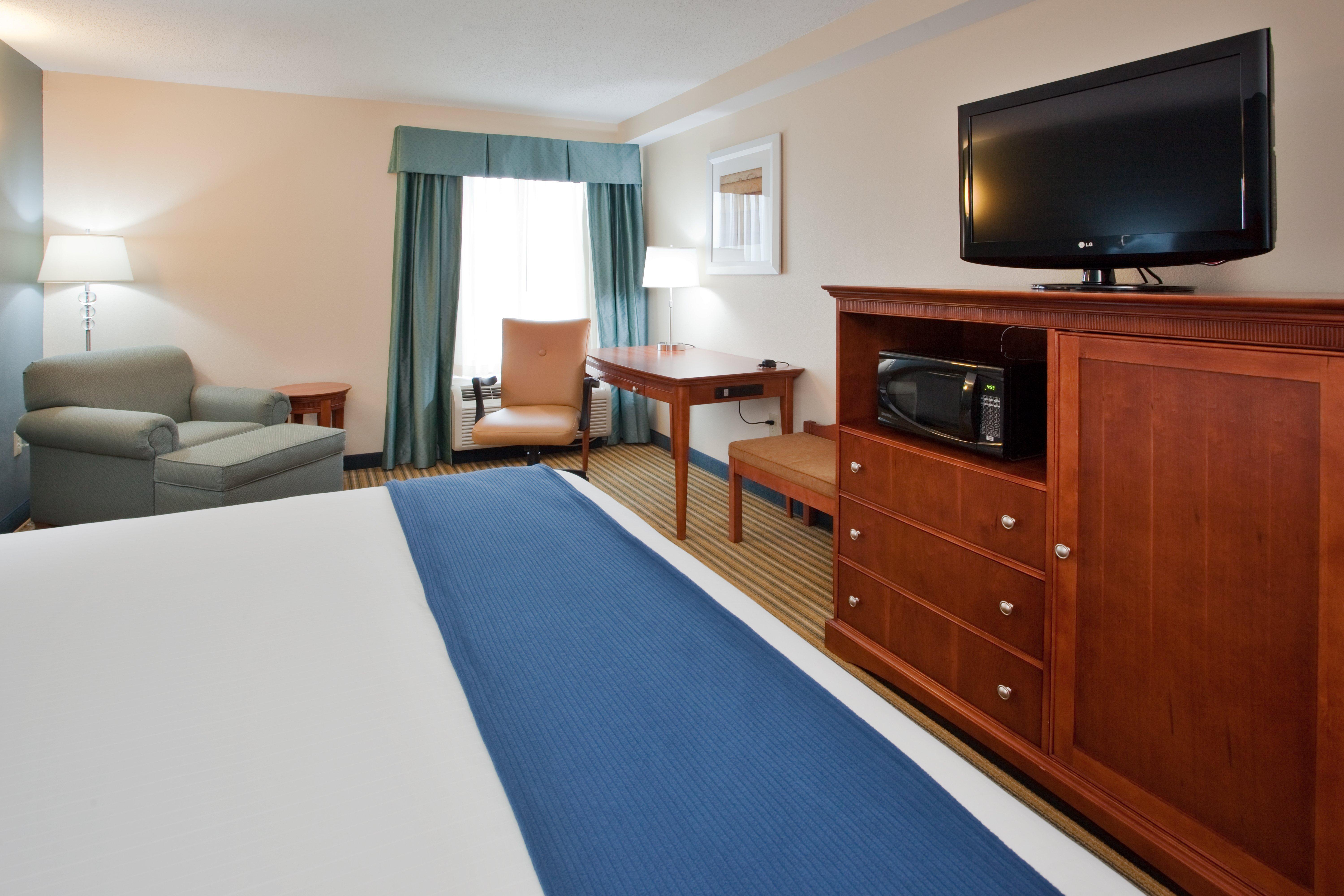Holiday Inn Express Hotel & Suites Fredericksburg By Ihg Exterior foto