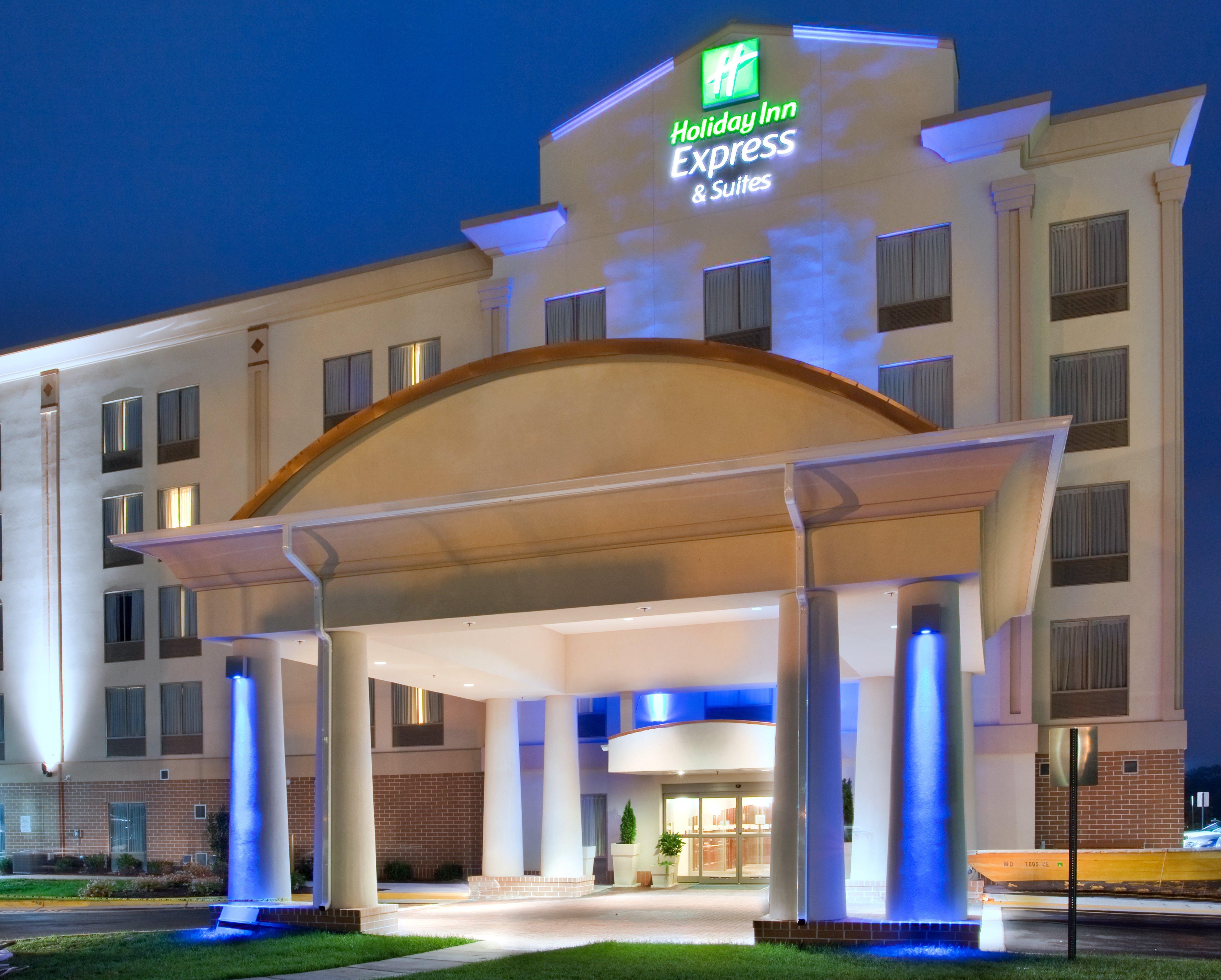 Holiday Inn Express Hotel & Suites Fredericksburg By Ihg Exterior foto