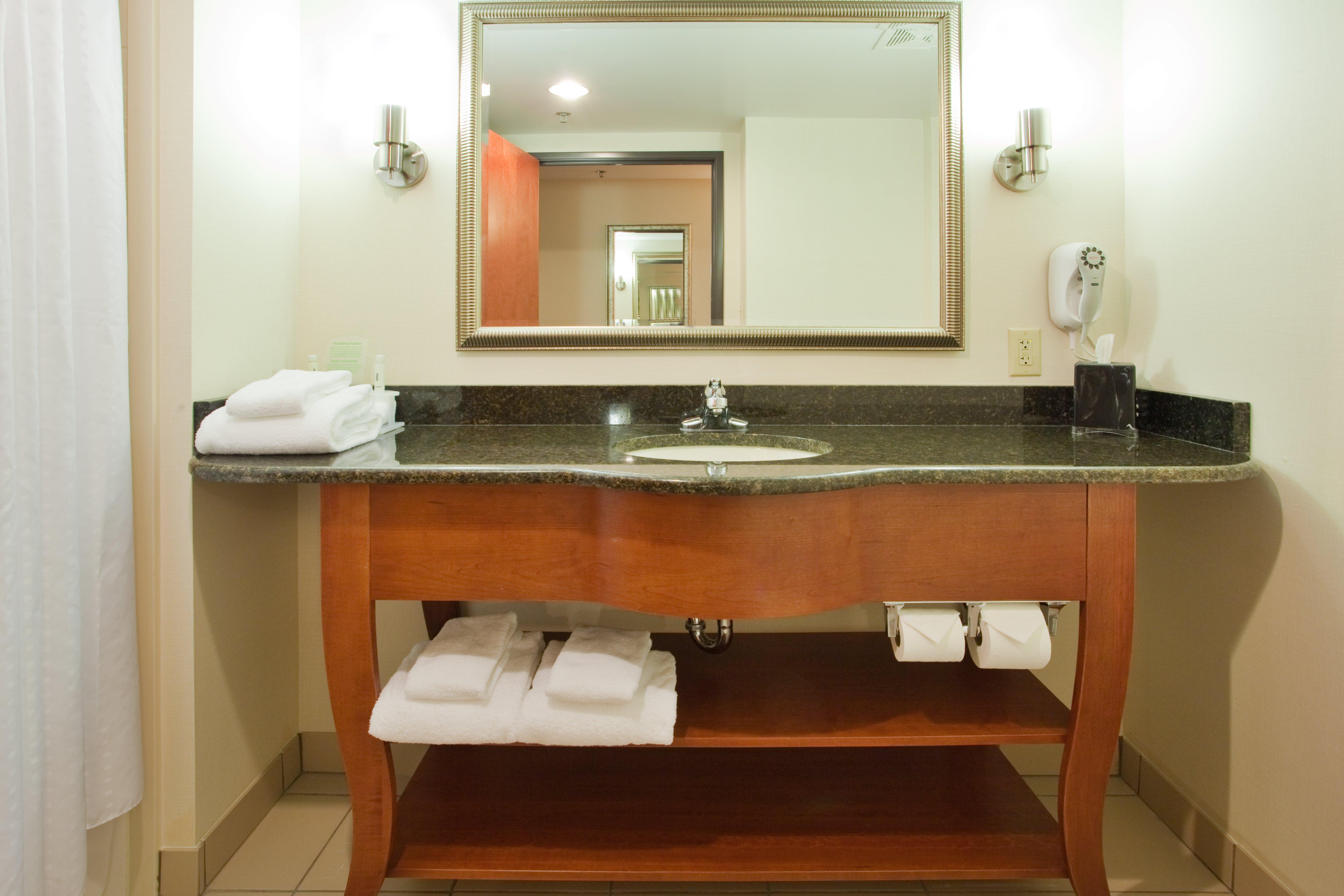 Holiday Inn Express Hotel & Suites Fredericksburg By Ihg Exterior foto