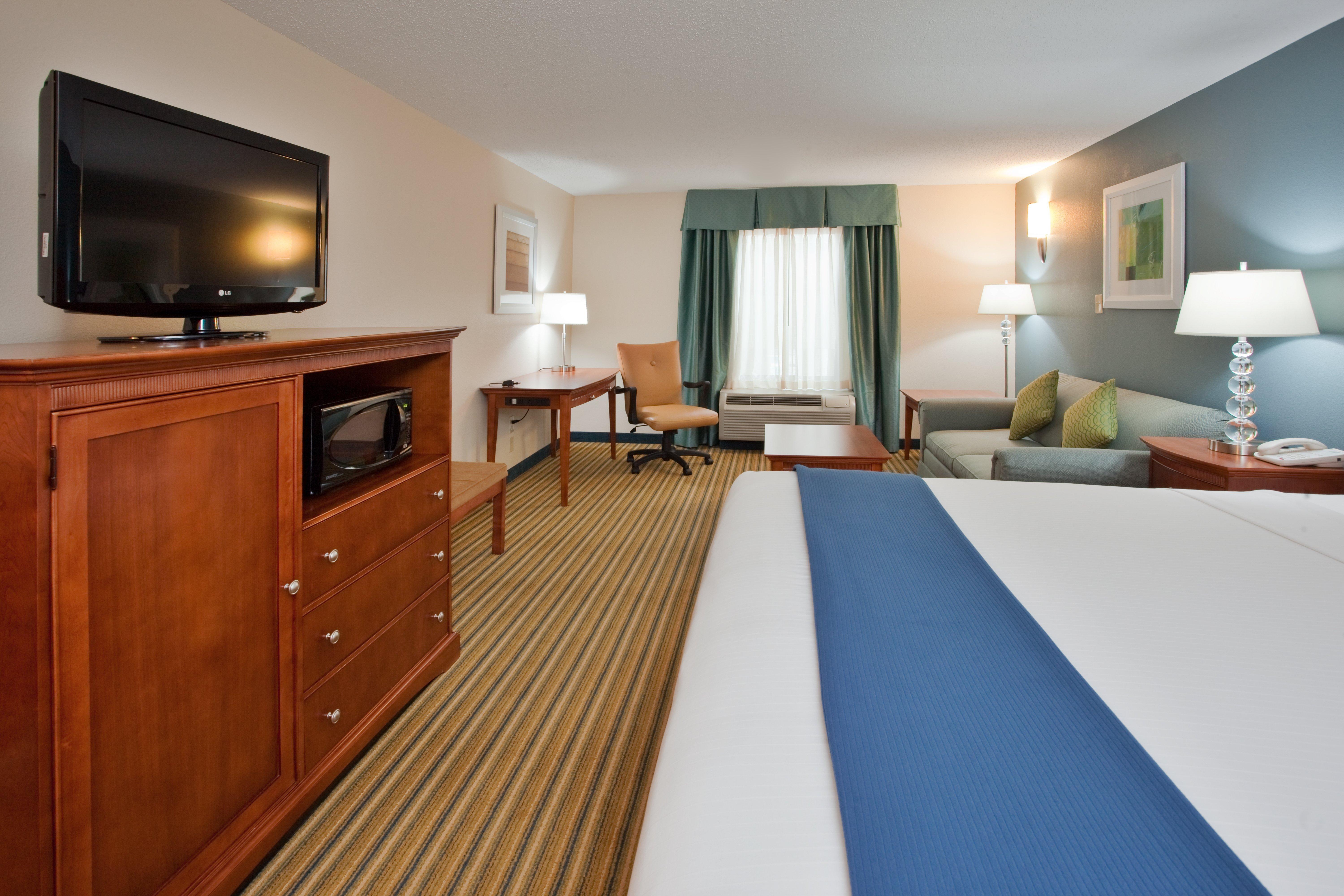 Holiday Inn Express Hotel & Suites Fredericksburg By Ihg Exterior foto
