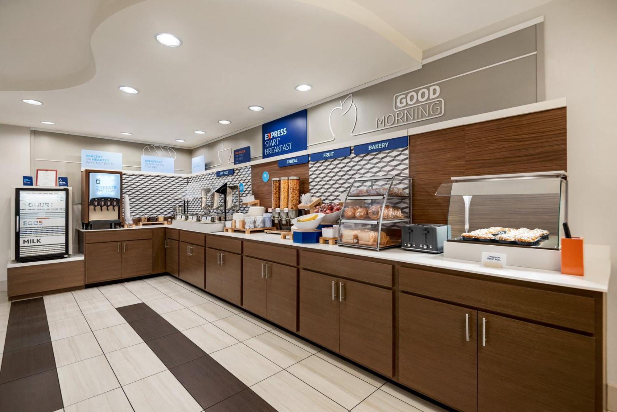 Holiday Inn Express Hotel & Suites Fredericksburg By Ihg Exterior foto