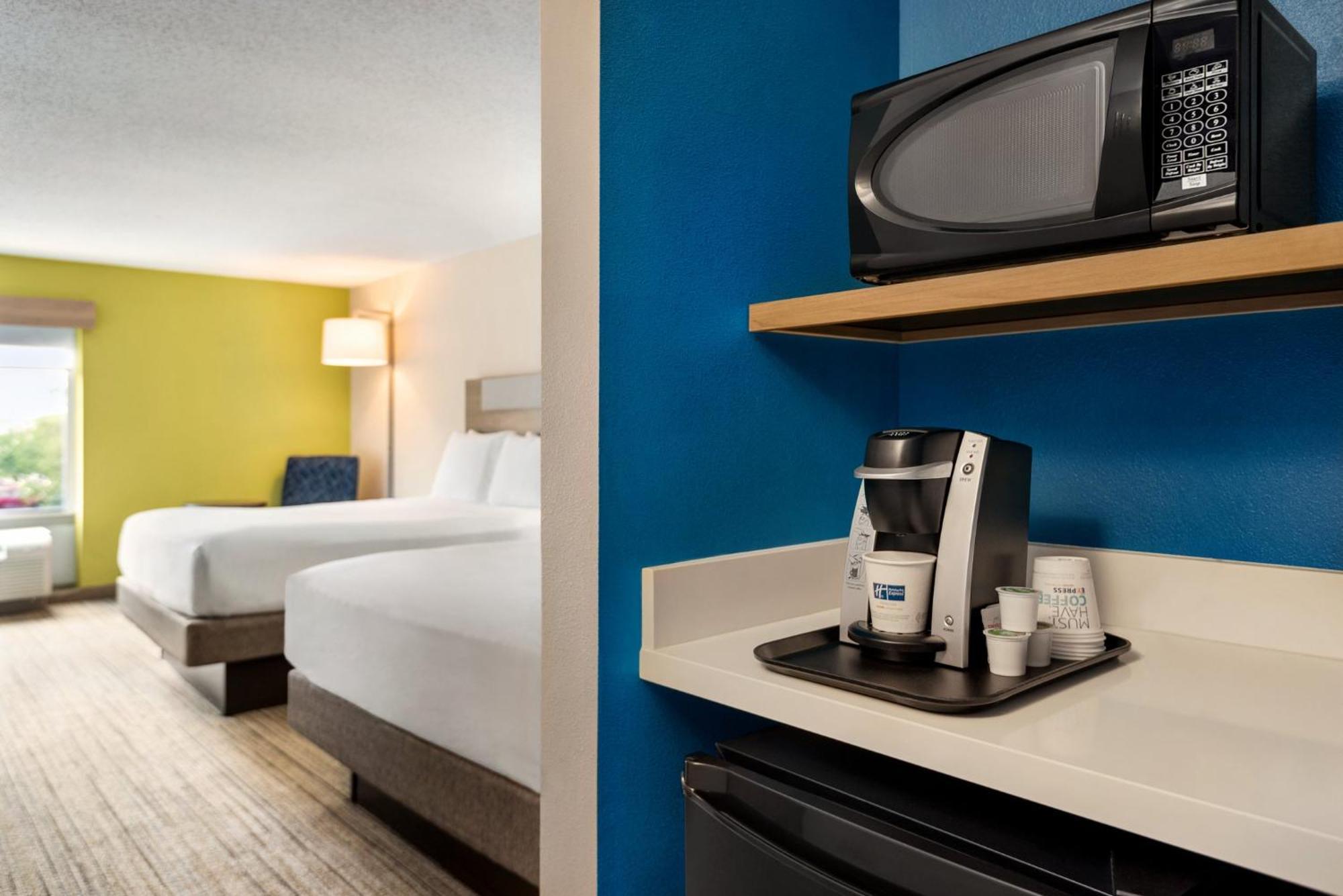 Holiday Inn Express Hotel & Suites Fredericksburg By Ihg Exterior foto