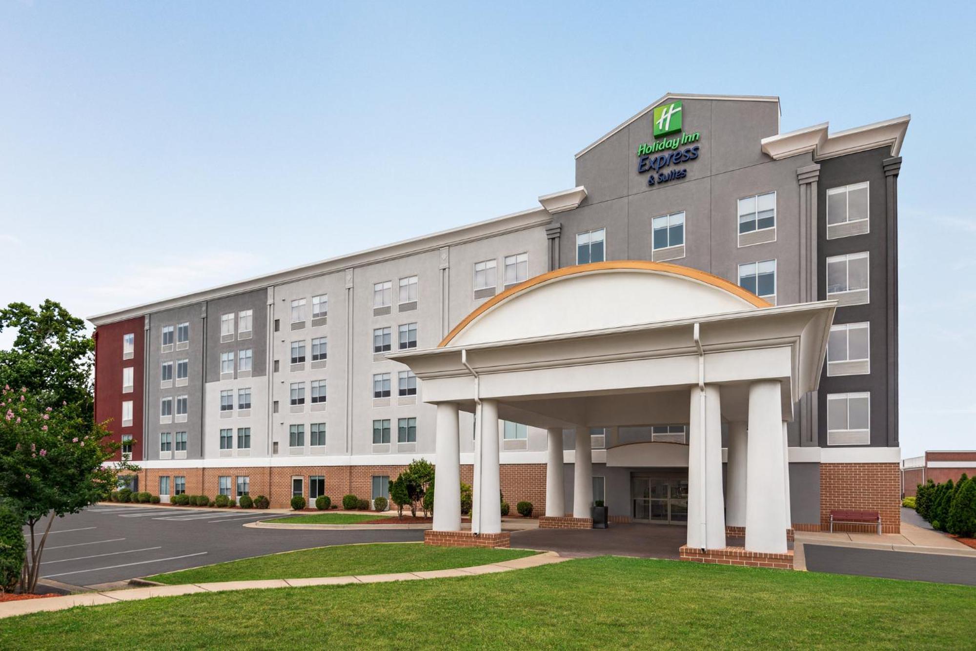 Holiday Inn Express Hotel & Suites Fredericksburg By Ihg Exterior foto